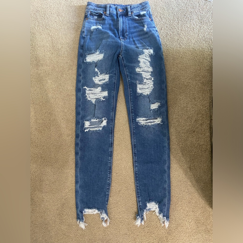 American Eagle Highest Rise Mom Jean Ripped Size00 Long